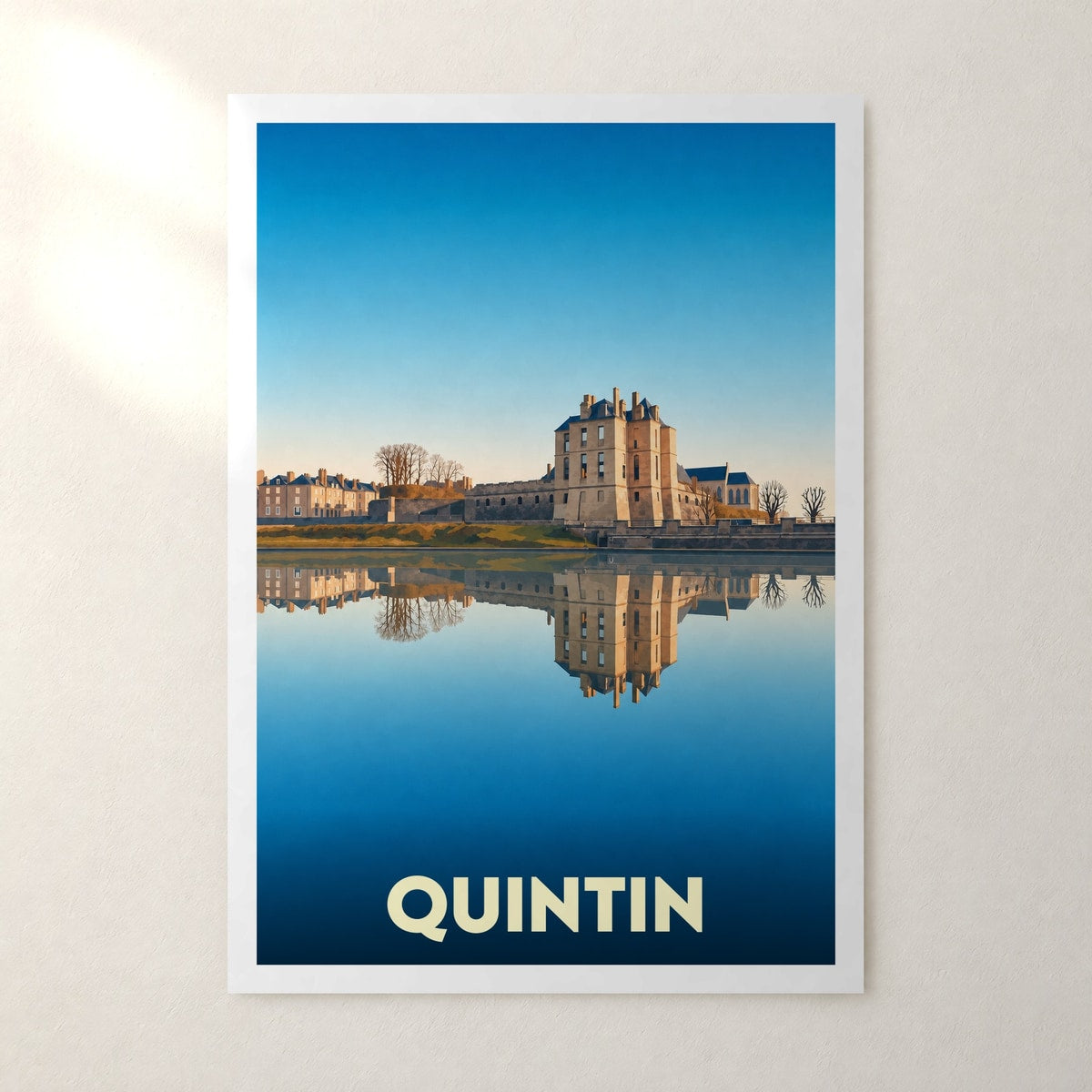 Affiche Quintin – sans cadre, accrochée au mur