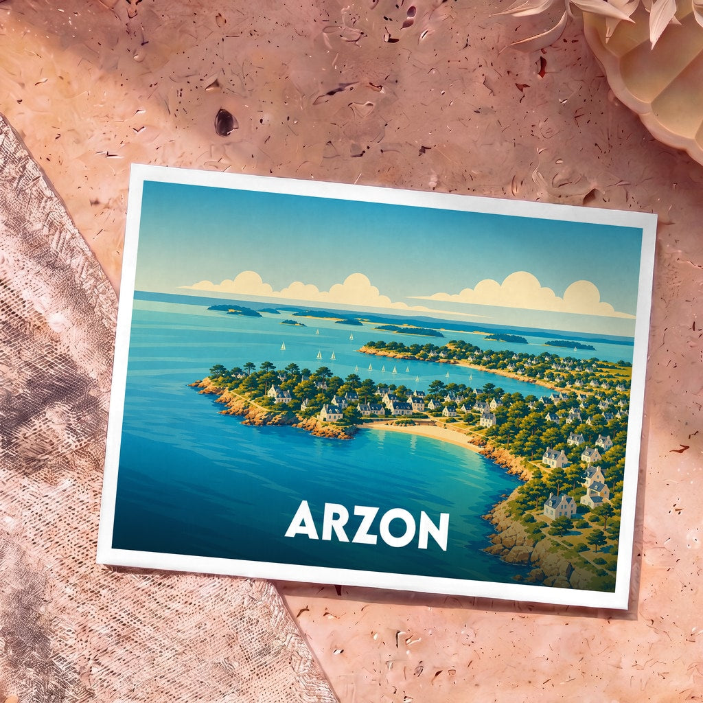 Carte postale souvenir de la ville d'Arzon avec une illustration stylisée d'un littoral breton parsemé de maisons blanches.