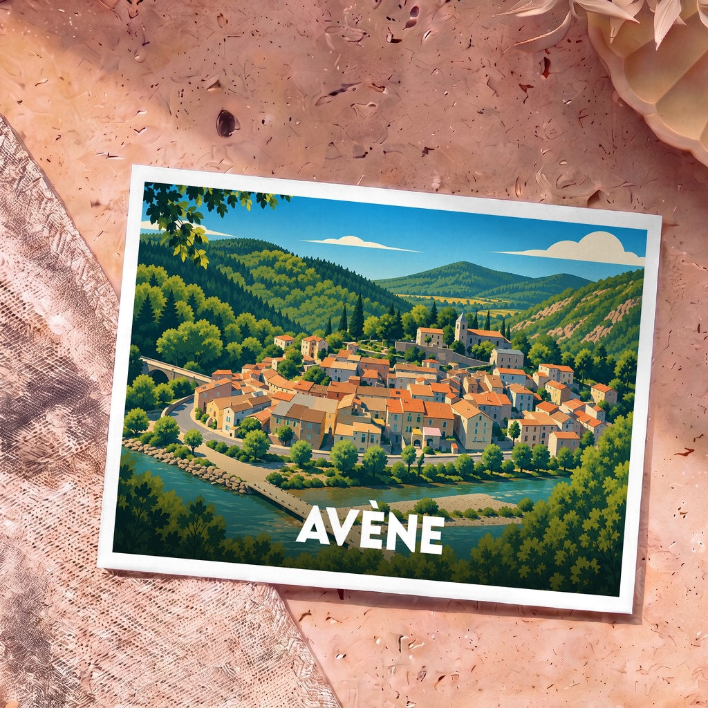 Carte postale souvenir de la ville d'Avène avec une illustration stylisée de ses maisons colorées en bord de rivière.