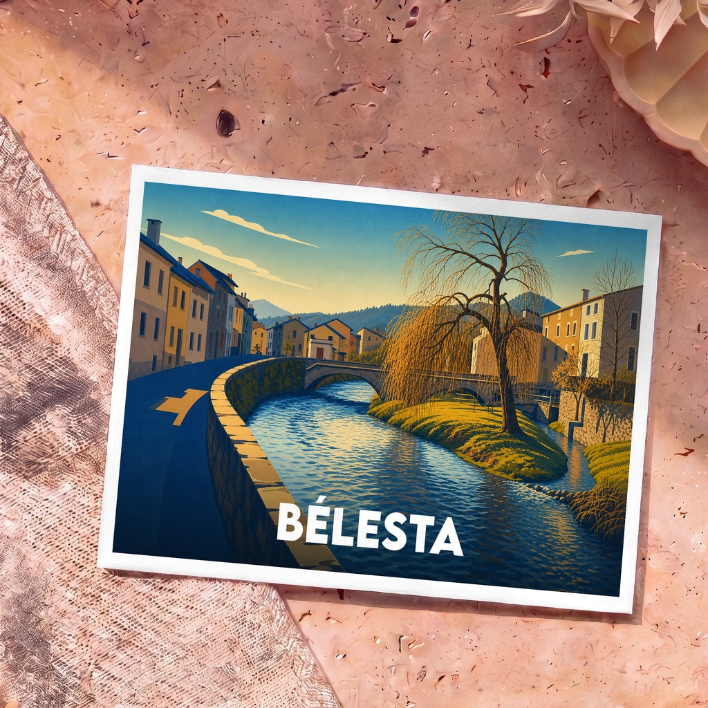 Carte postale souvenir de la ville de Bélesta avec une illustration stylisée d'un cours d'eau et de son pont.