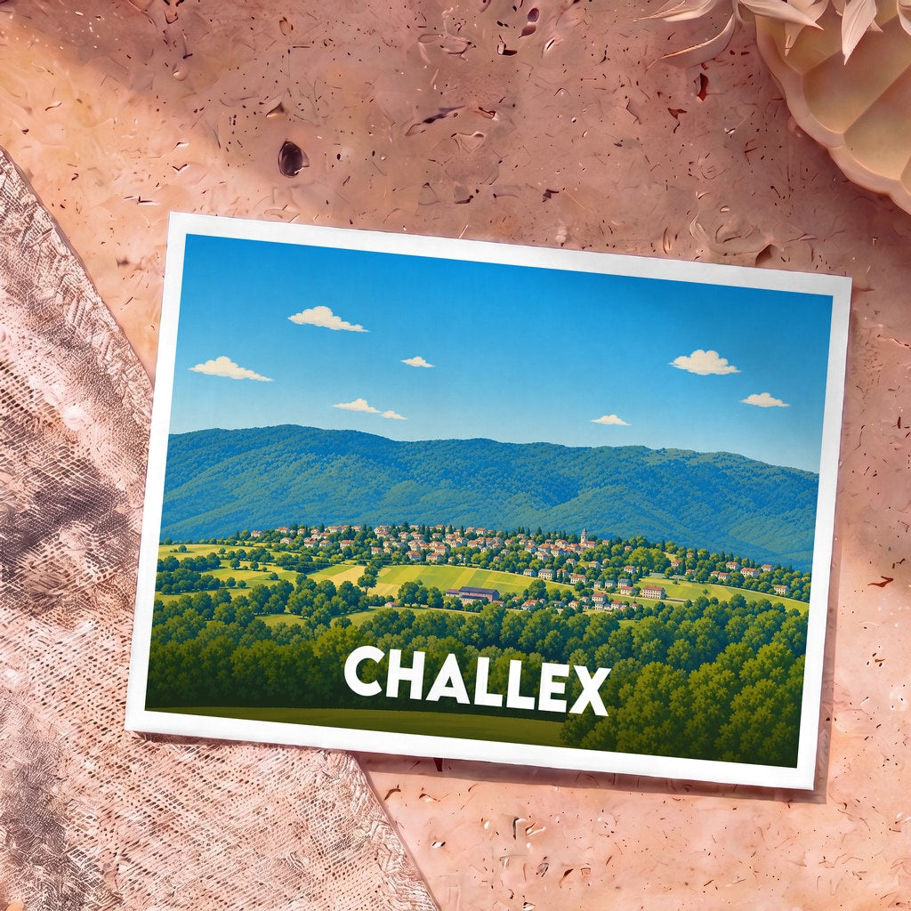 Carte postale souvenir de la ville de Challex avec une illustration stylisée d'un paysage verdoyant.