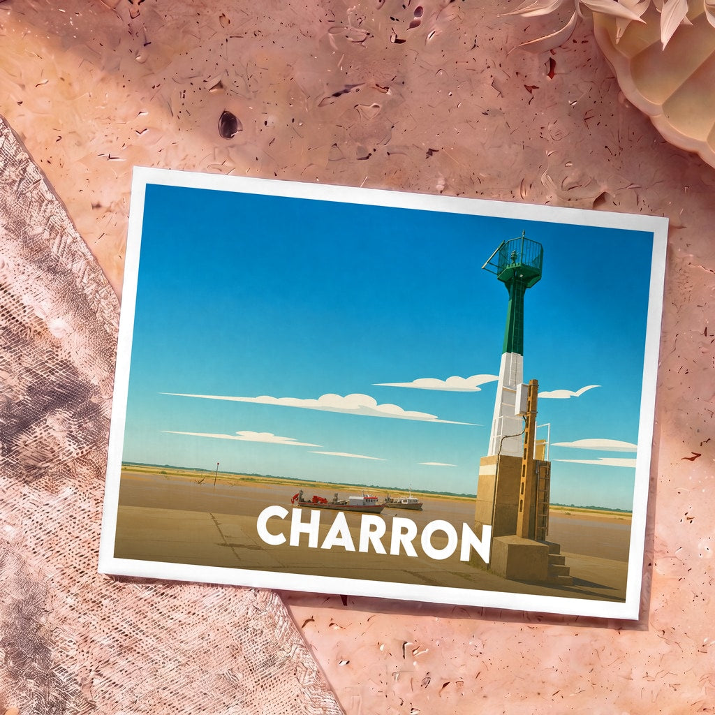 Carte postale souvenir de la ville de Charron avec une illustration stylisée d'un phare et de bateaux.