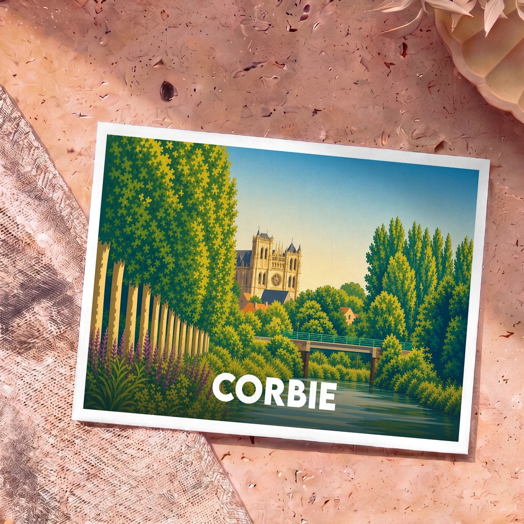 Carte postale souvenir de la ville de Corbie avec une illustration stylisée de son abbaye et de la Somme.