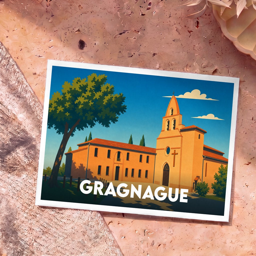 Carte postale souvenir de la ville de Gragnague avec une illustration stylisée de son église et d'un bâtiment attenant sous un ciel bleu.