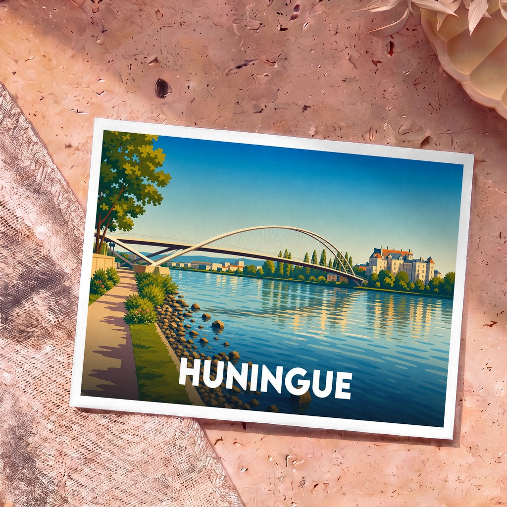 Carte postale souvenir de la ville de Huningue illustrant le pont des Trois Pays enjambant le Rhin dans un style artistique épuré.