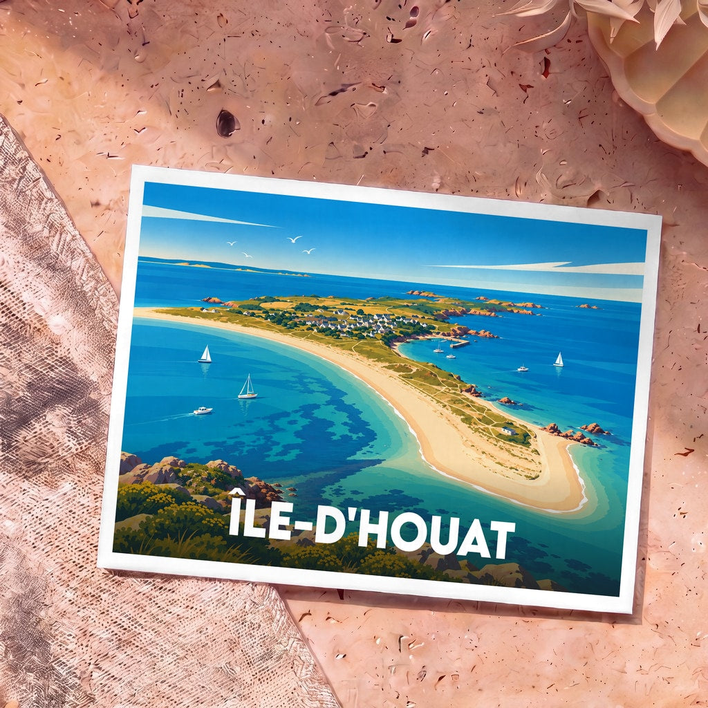 Carte postale souvenir de l’Île-d’Houat avec une illustration stylisée de ses plages et de son village.