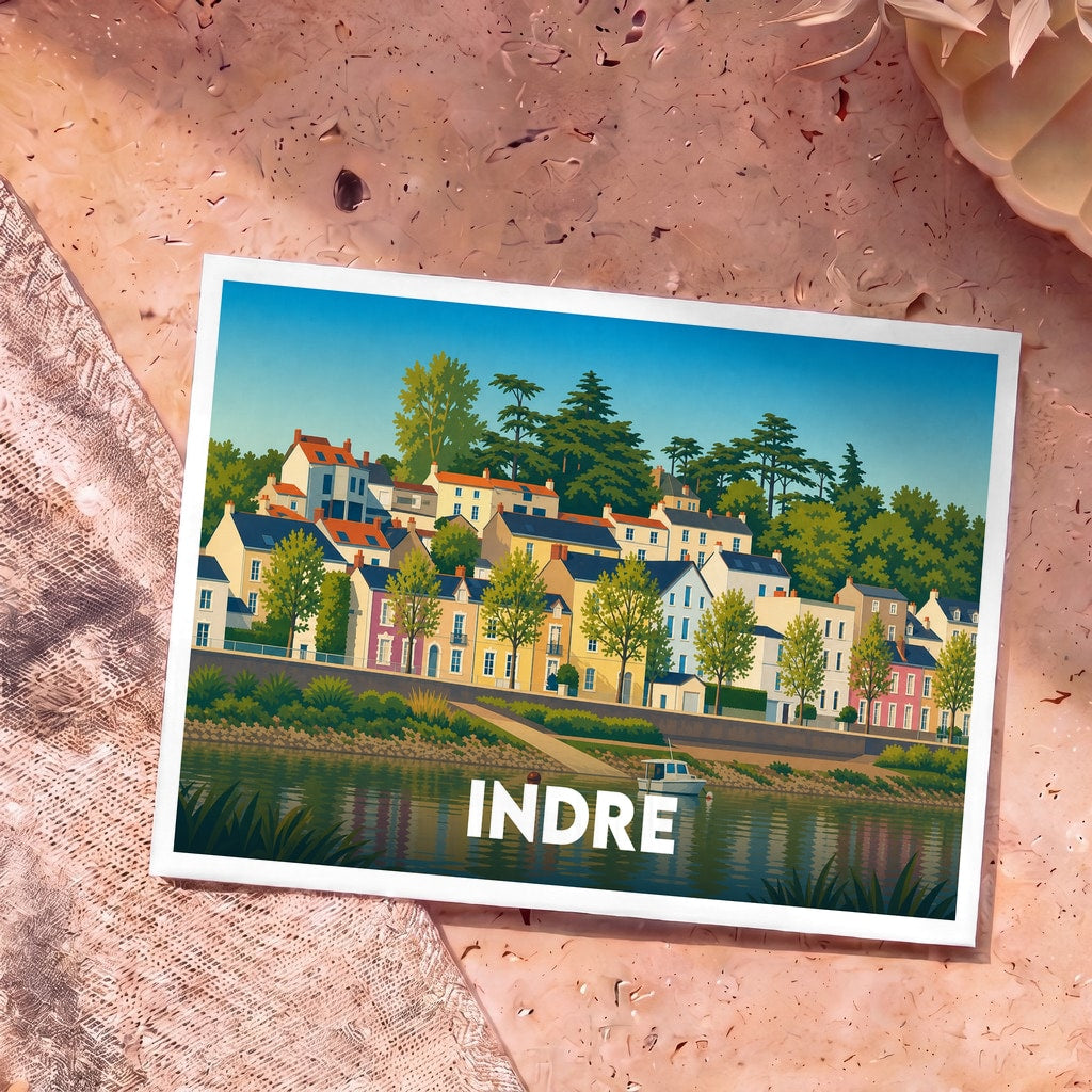 Carte postale souvenir de la ville d'Indre avec une illustration stylisée et colorée de ses maisons en bord de Loire.