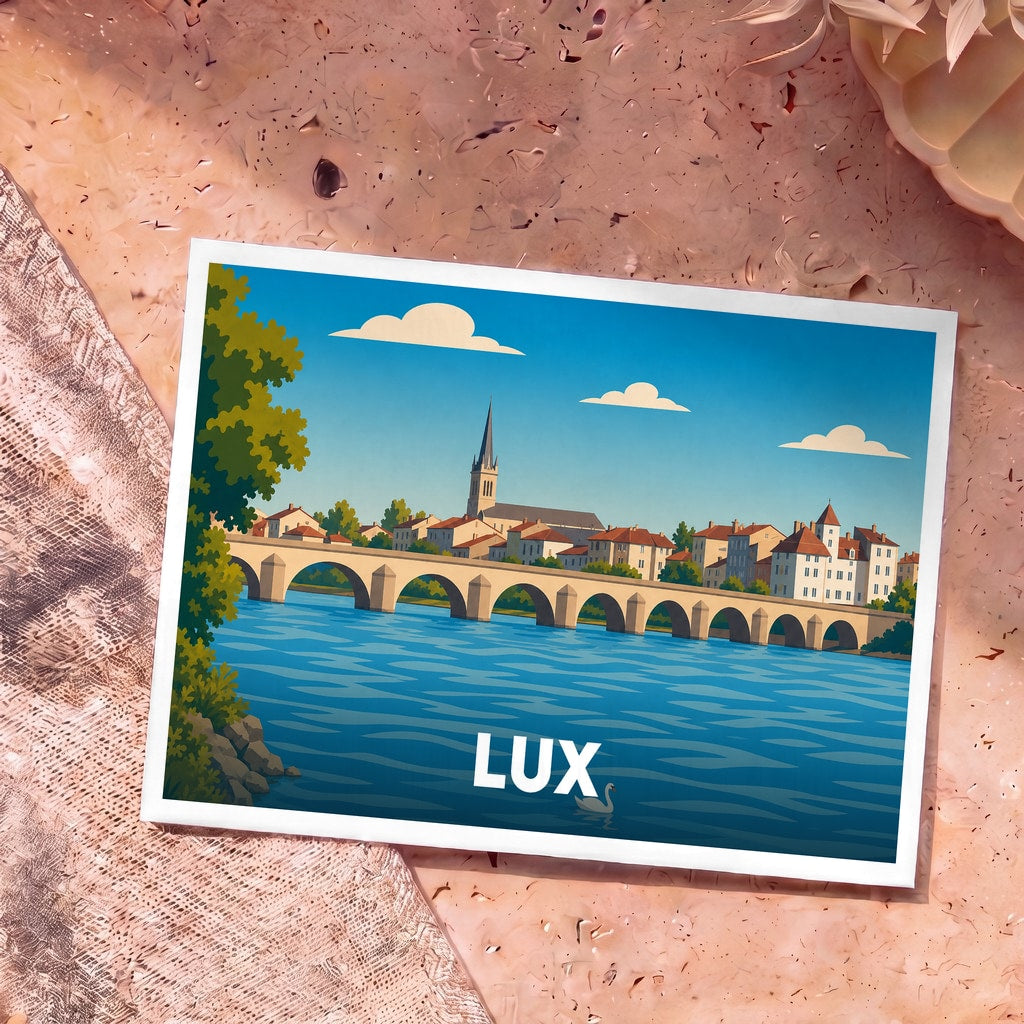 Carte postale souvenir de la ville de Lux avec une illustration stylisée d'un pont enjambant une rivière.