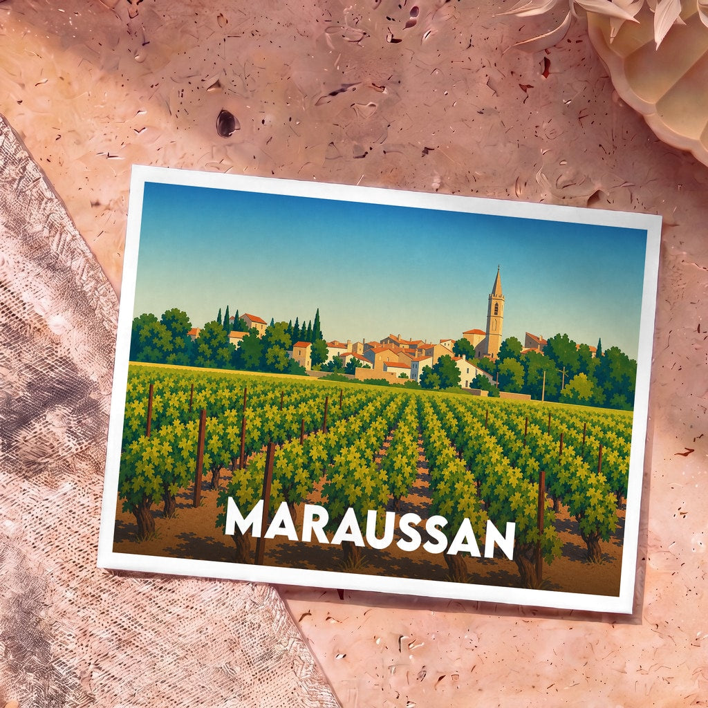 Carte postale souvenir de la ville de Maraussan avec une illustration stylisée de son église et de ses vignobles.