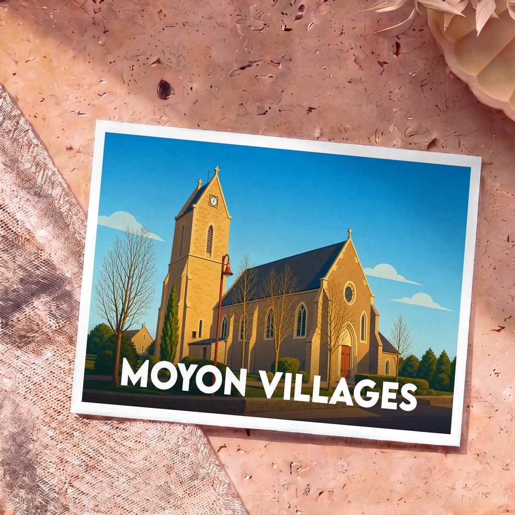 Carte postale souvenir de la commune de Moyon Villages illustrant son église dans un style graphique épuré.