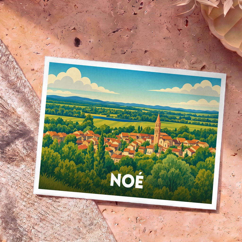 Carte postale souvenir de la ville de Noé illustrant un panorama de village avec son clocher entouré de nature.