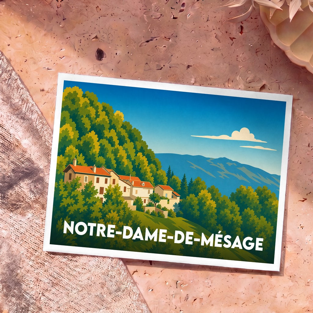 Carte postale souvenir de la ville de Notre-Dame-de-Mésage avec une illustration stylisée de son paysage vallonné.