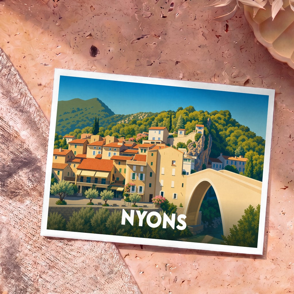 Carte postale souvenir de la ville de Nyons illustrant son pont historique et ses maisons colorées dans un style épuré.