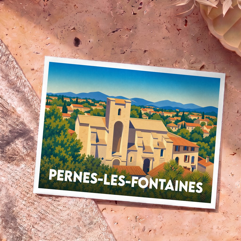 Carte postale souvenir de la ville de Pernes-les-Fontaines avec une illustration stylisée de son église et des montagnes environnantes.
