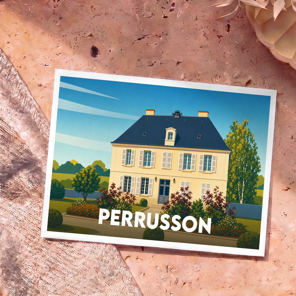 Carte postale souvenir de la ville de Perrusson avec une illustration stylisée d'une grande maison de maître et son jardin fleuri.
