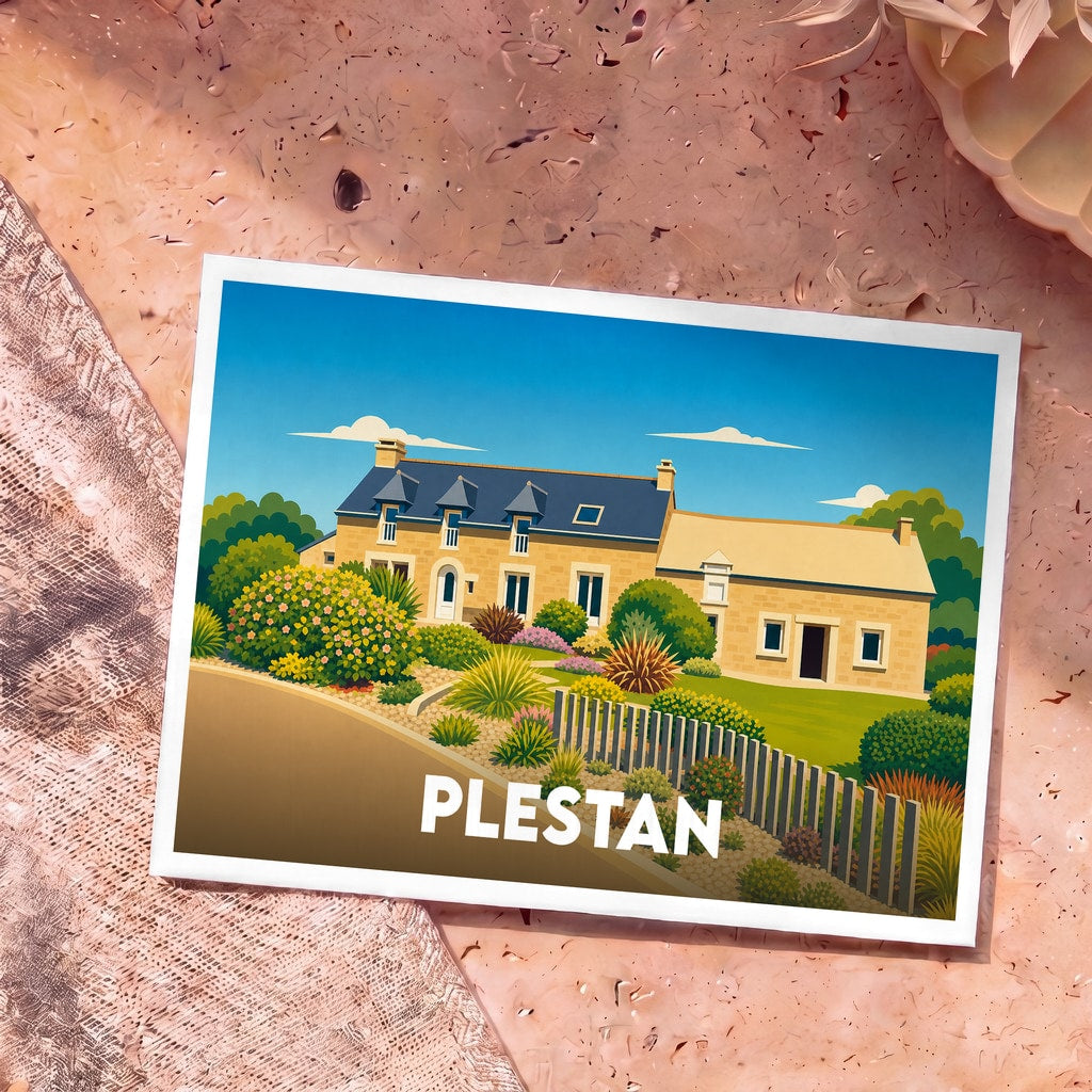 Carte postale souvenir de la ville de Plestan avec une illustration colorée d'une maison traditionnelle bretonne et de son jardin fleuri.