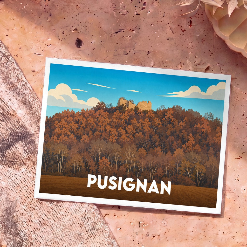 Carte postale souvenir de la ville de Pusignan illustrant les ruines de son château sur une colline boisée aux couleurs automnales.