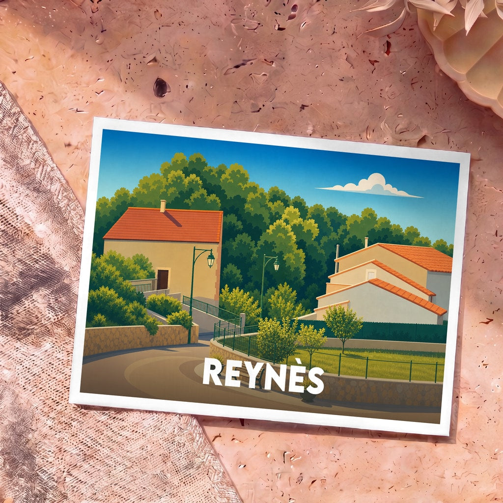 Carte postale souvenir de la ville de Reynès avec une illustration stylisée de ses maisons et paysages verdoyants.
