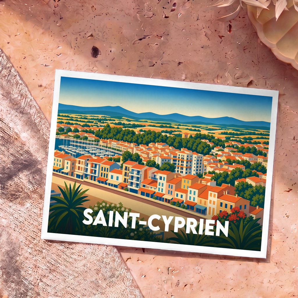 Carte postale souvenir de la ville de Saint-Cyprien avec une illustration stylisée et colorée du port et des montagnes.