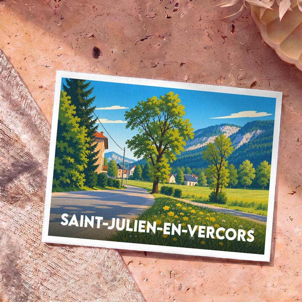 Carte postale souvenir de la ville de Saint-Julien-en-Vercors avec une illustration stylisée d'un paysage montagneux.