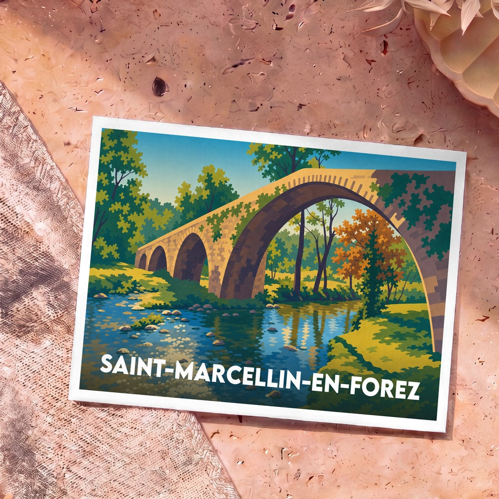 Carte postale souvenir de la ville de Saint-Marcellin-en-Forez illustrant un vieux pont en pierre au-dessus d'une rivière.
