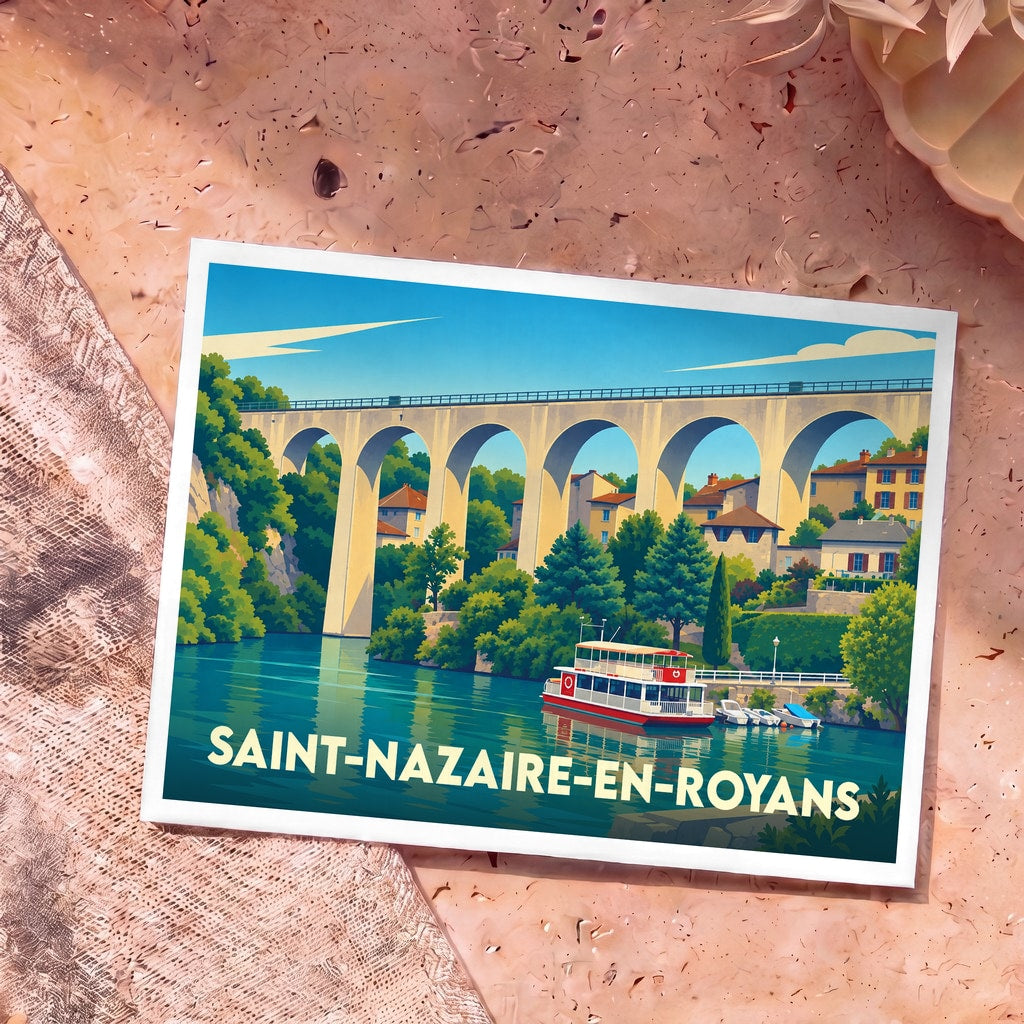 Carte postale souvenir de la ville de Saint-Nazaire-en-Royans avec une illustration stylisée de son aqueduc et d'un bateau sur l'eau.