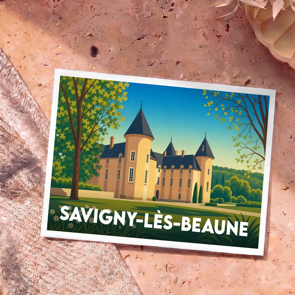 Carte postale souvenir de la ville de Savigny-lès-Beaune avec une illustration stylisée du château local.