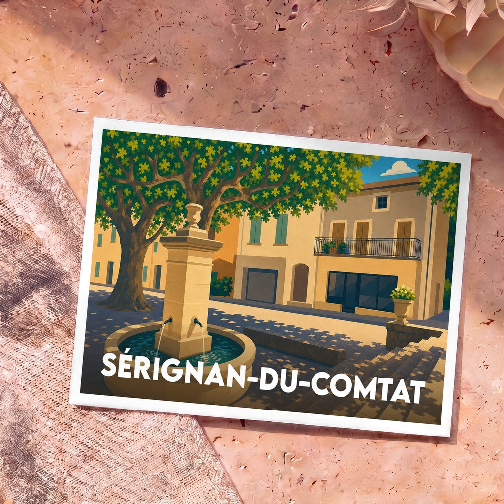 Carte postale souvenir de la ville de Sérignan-du-Comtat avec une illustration stylisée de sa place de la fontaine.