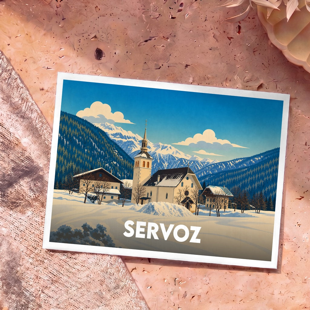 Carte postale souvenir de la ville de Servoz illustrant un paysage de montagne enneigé avec son église typique.