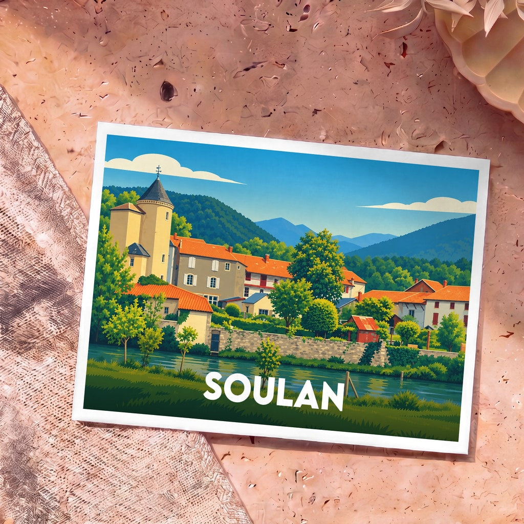 Carte postale souvenir de la ville de Soulan avec une illustration stylisée d'un village en bord de rivière.