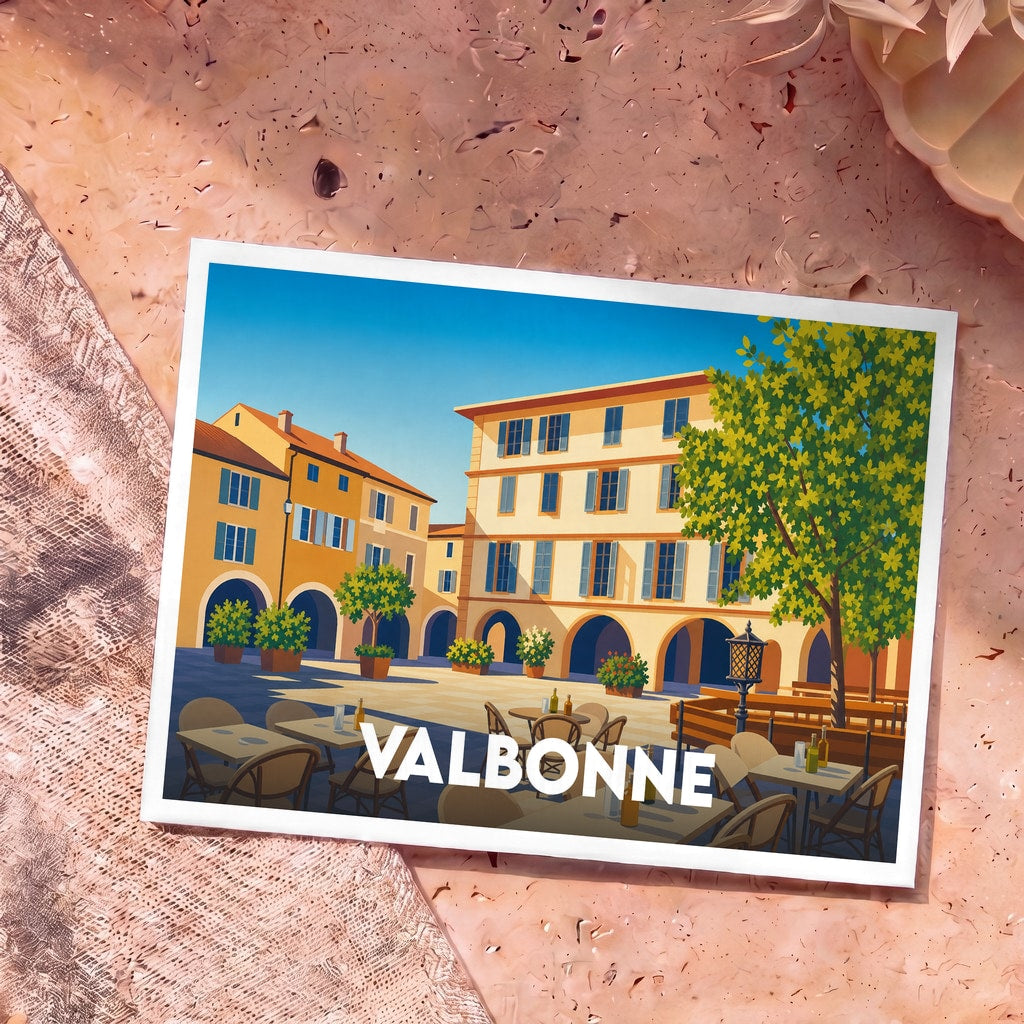 Carte postale souvenir de la ville de Valbonne avec une illustration colorée et stylisée de sa place principale.