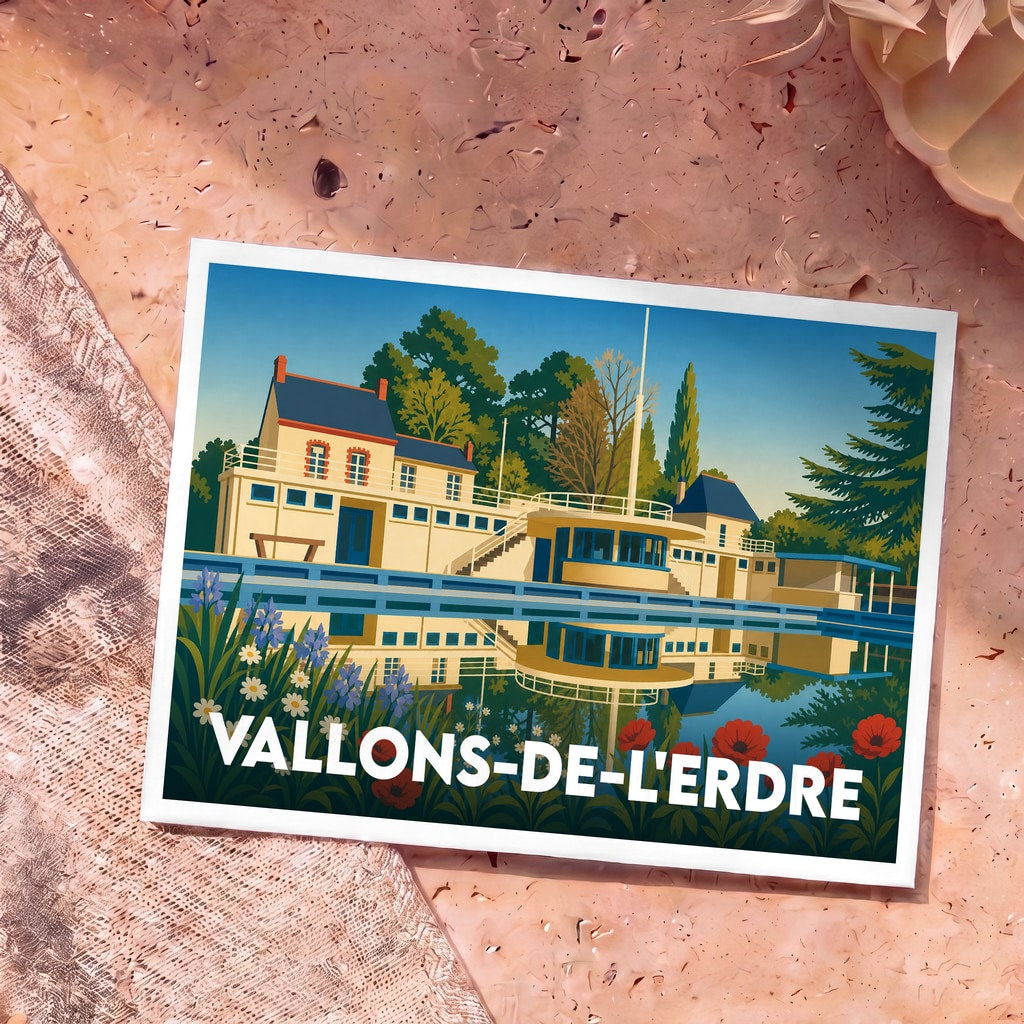 Carte postale souvenir de Vallons-de-l'Erdre présentant une illustration stylisée et colorée des bords de l'Erdre.