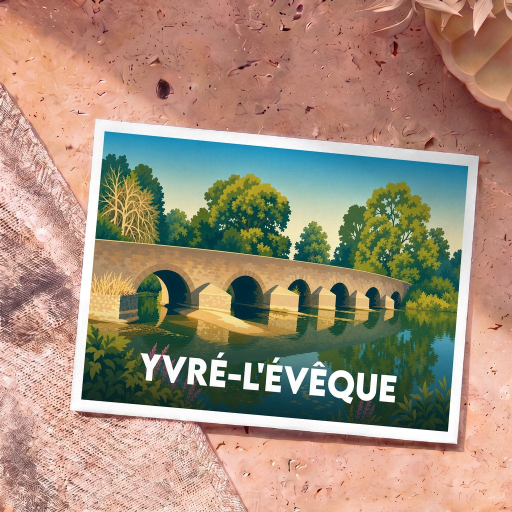 Carte postale souvenir de la ville d'Yvré-l'Évêque illustrant un pont de pierre traversant une rivière calme bordée de végétation.