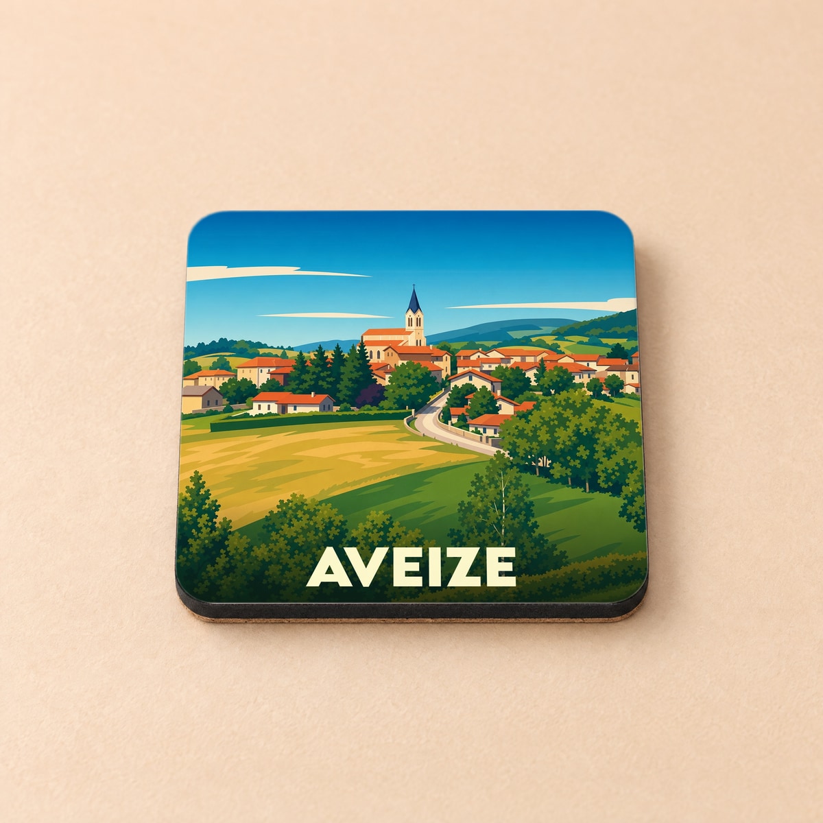 Dessous de verre souvenir de la ville de Aveize avec une illustration stylisée de son église et de sa campagne.
