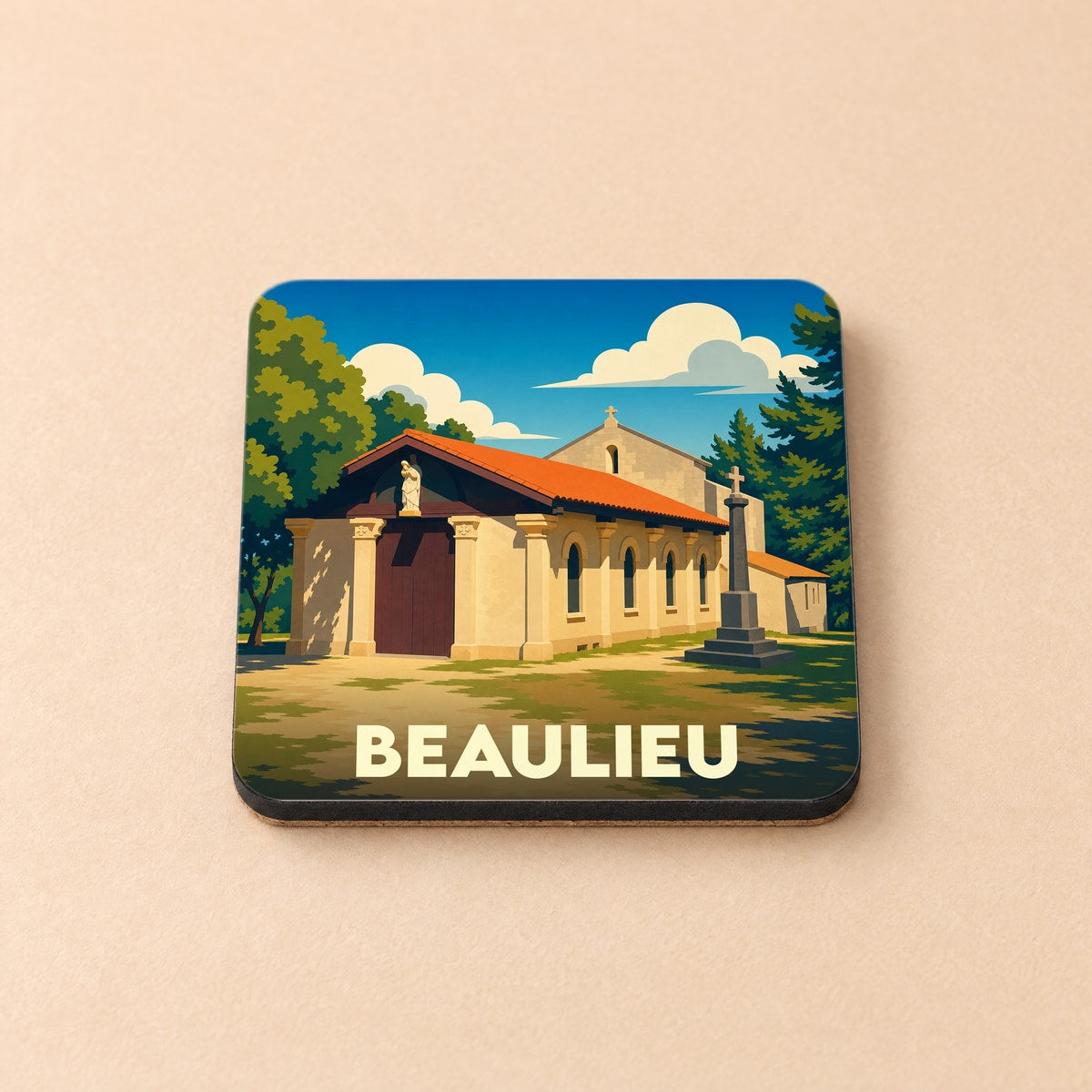 Dessous de verre souvenir de la ville de Beaulieu avec une illustration stylisée d'une chapelle.