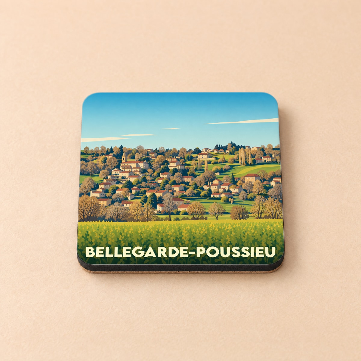 Dessous de verre souvenir de la ville de Bellegarde-Poussieu avec une illustration stylisée de son paysage vallonné.