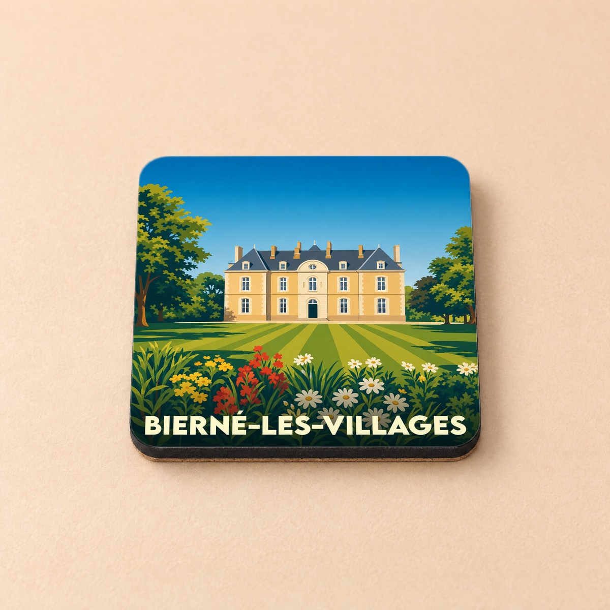 Dessous de verre souvenir de Bierné-les-Villages illustré d'un château au milieu d'un jardin fleuri.