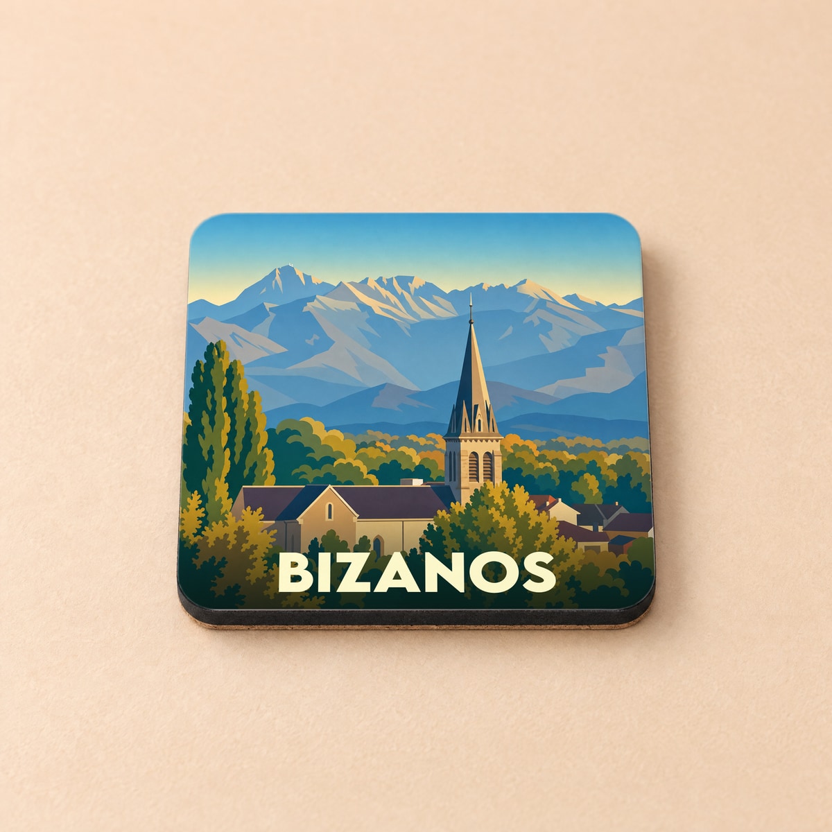 Dessous de verre souvenir de la ville de Bizanos avec une illustration stylisée d'une église devant les montagnes.