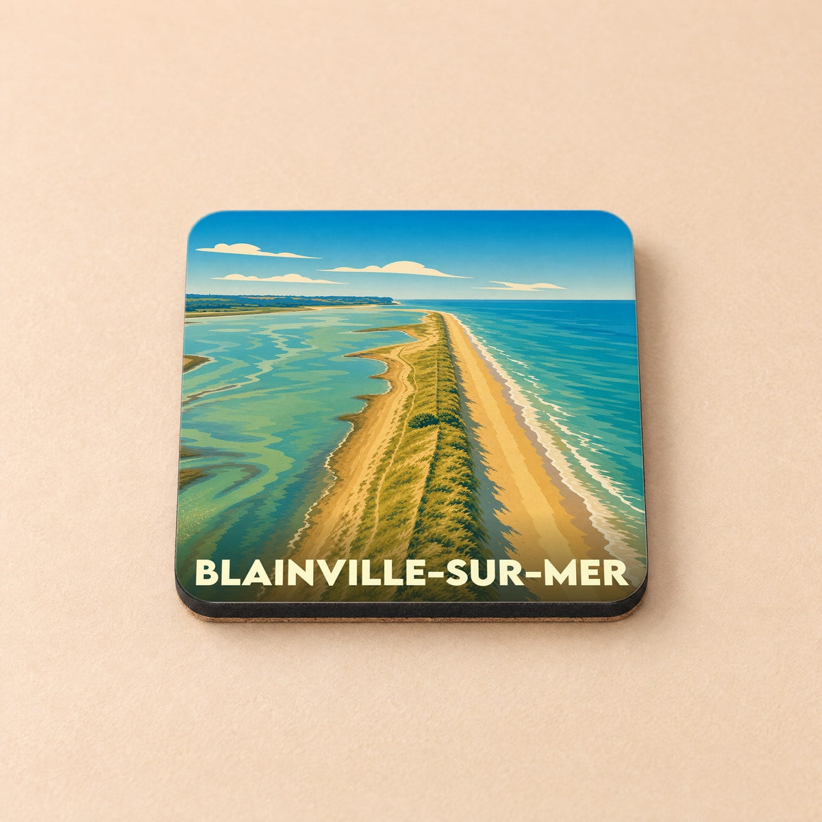 Dessous de verre souvenir de la ville de Blainville-sur-Mer avec une illustration stylisée du littoral.