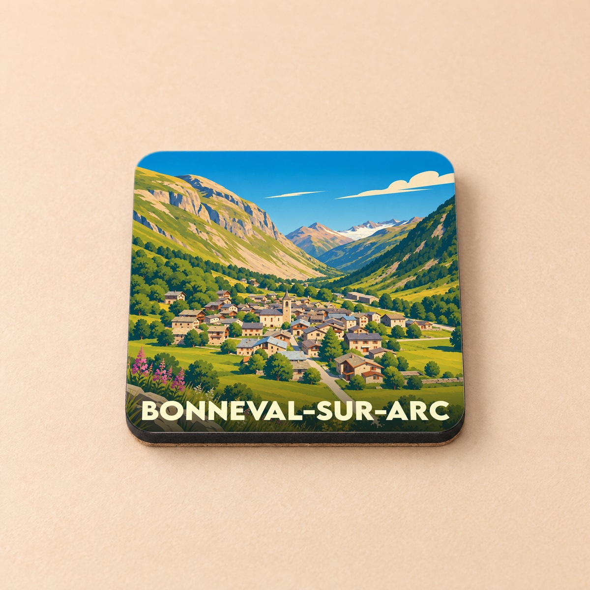 Dessous de verre souvenir de la ville de Bonneval-sur-Arc avec une illustration stylisée de son village de montagne.