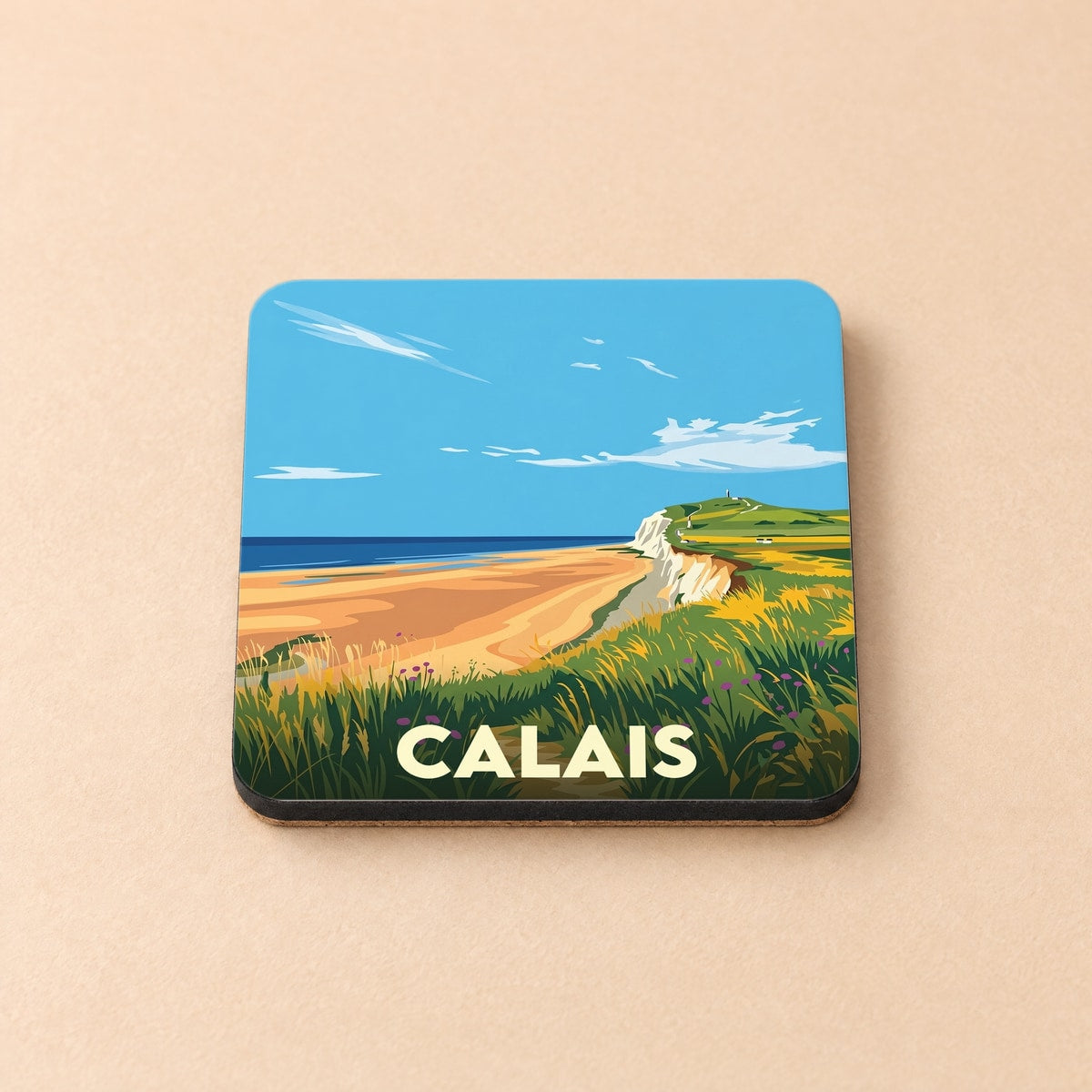 Dessous de verre souvenir de la ville de Calais avec une illustration stylisée de ses côtes et falaises.