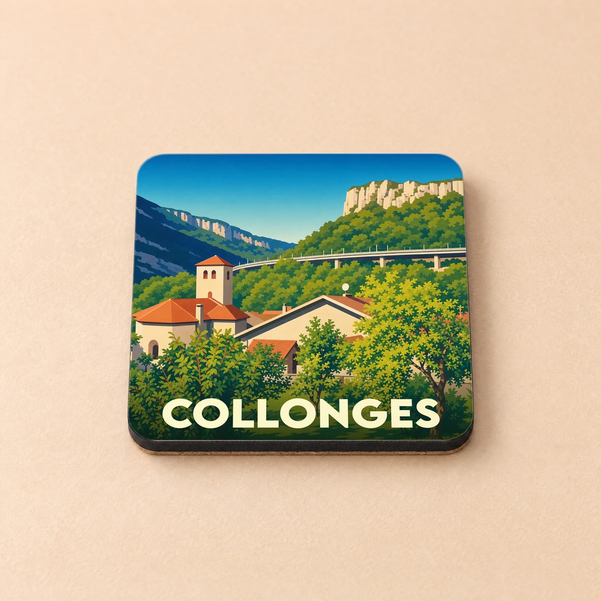 Dessous de verre souvenir de la ville de Collonges avec une illustration stylisée de son paysage montagneux.