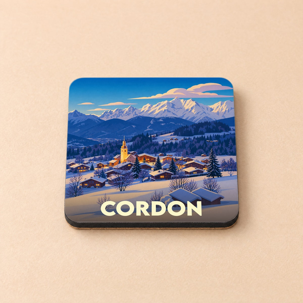 Dessous de verre souvenir de la ville de Cordon avec une illustration stylisée de montagne enneigée.
