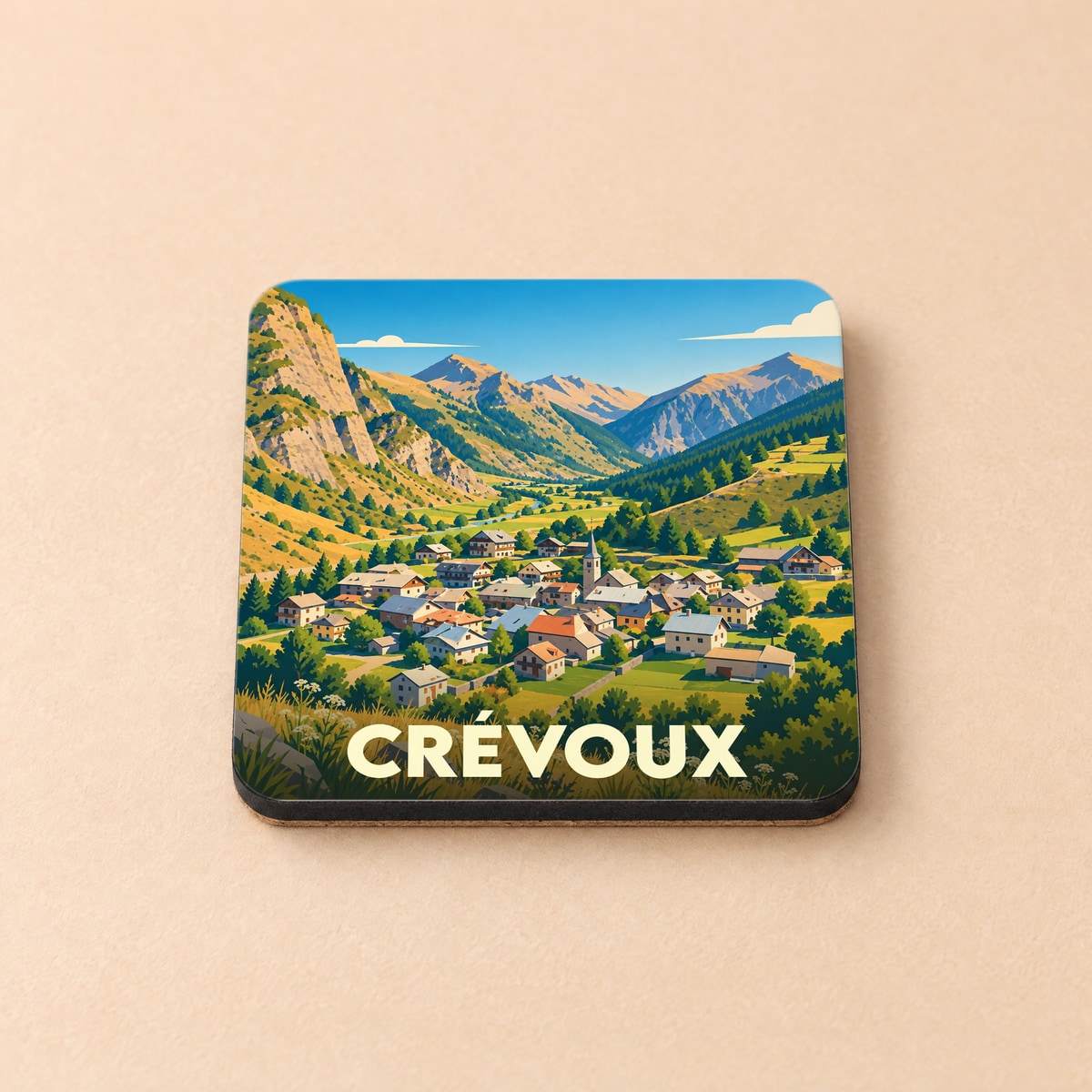 Dessous de verre souvenir de la ville de Crévoux avec une illustration de paysage de montagne stylisée.