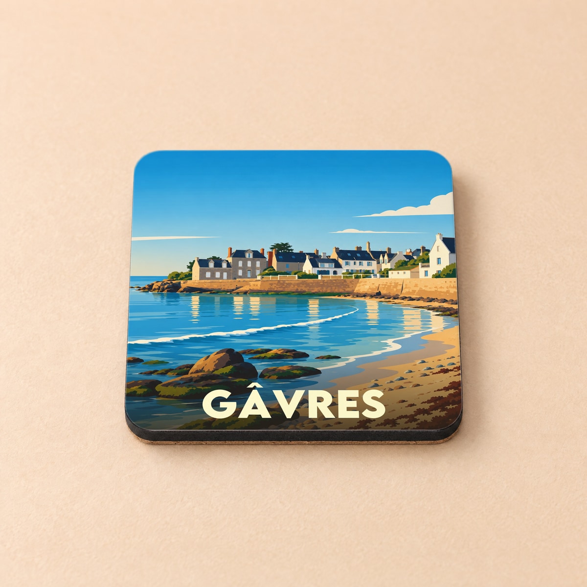 Dessous de verre souvenir de la ville de Gâvres avec une illustration stylisée de son front de mer.