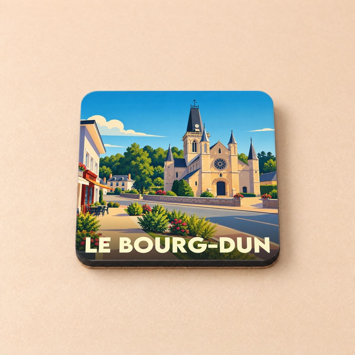 Dessous de verre souvenir de la ville de Le Bourg-Dun avec une illustration stylisée de son église et de ses rues.