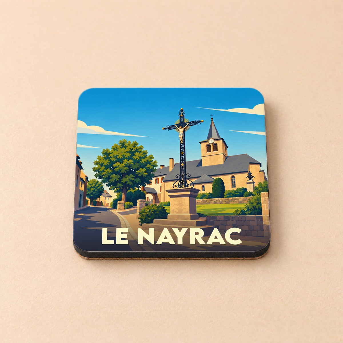 Dessous de verre souvenir de la ville du Nayrac avec une illustration stylisée d'une église et de son calvaire.