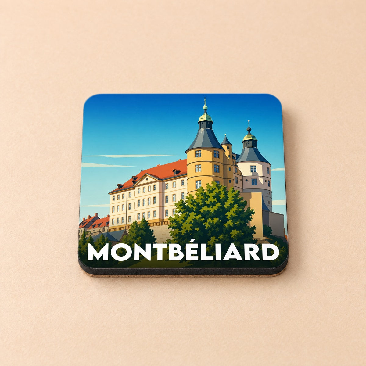 Dessous de verre souvenir de la ville de Montbéliard illustrant son château dans un style épuré.