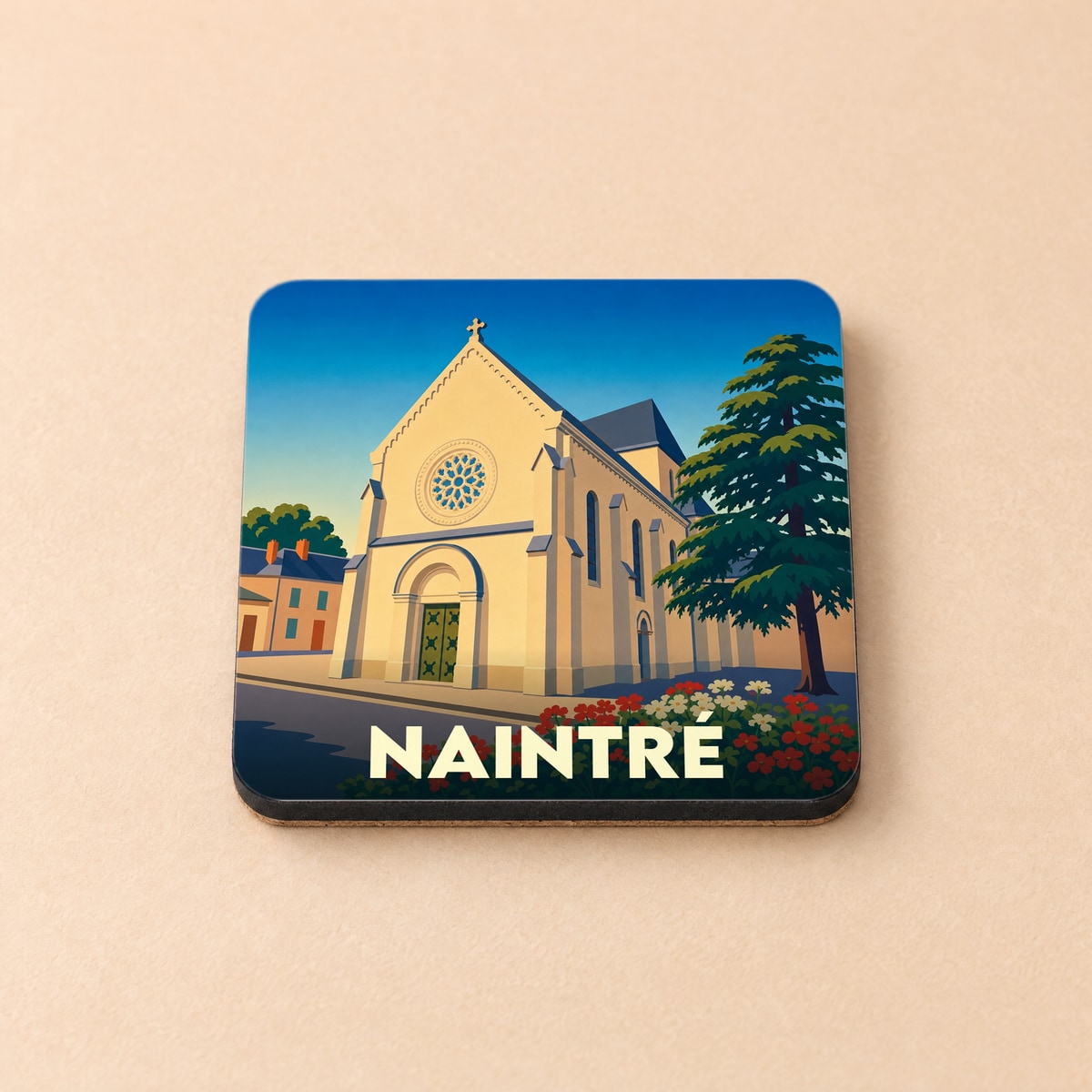 Dessous de verre souvenir de la ville de Naintré avec une illustration stylisée de son église.