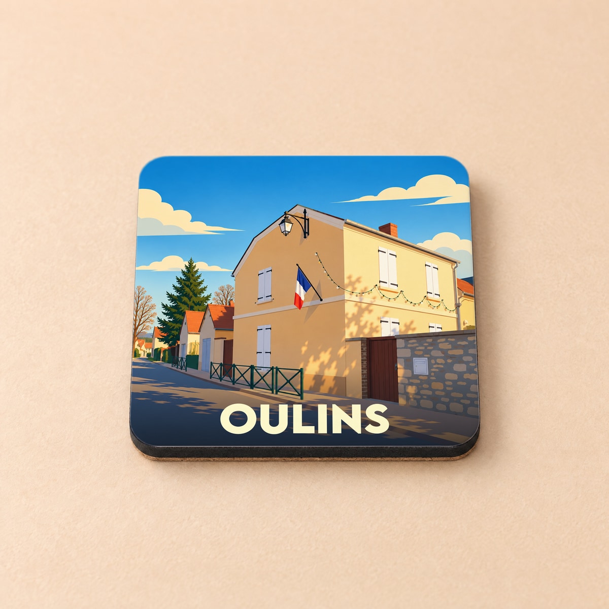 Dessous de verre souvenir de la ville d'Oulins avec une illustration stylisée d'une rue ensoleillée.